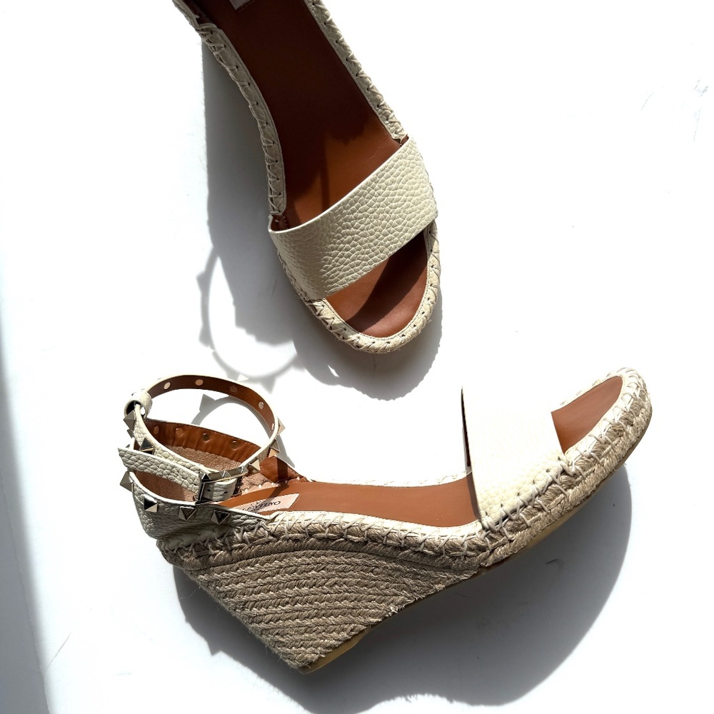 VALENTINO Garavani Double Rockstud Ivory Espadrille Wedge Heel Sandals